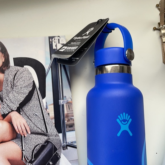 Hydro flask cold hotter longer water 21oz bottle - Picture 2 of 6